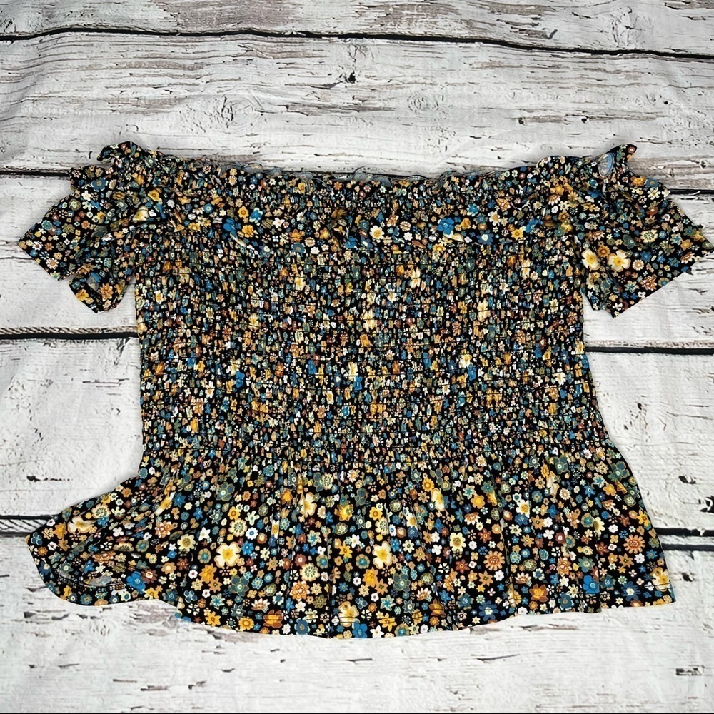 BCBGeneration Smocked Floral Print Top Size L - Picture 5 of 9